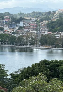 Kandy Lake